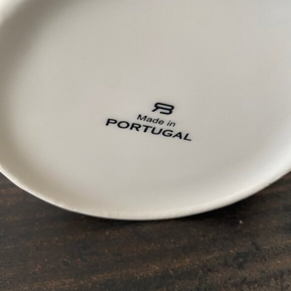 Made in Portugal Porcelan Coffee Mug with  Deruta Style Floral Scrolls - Picture 3 of 5